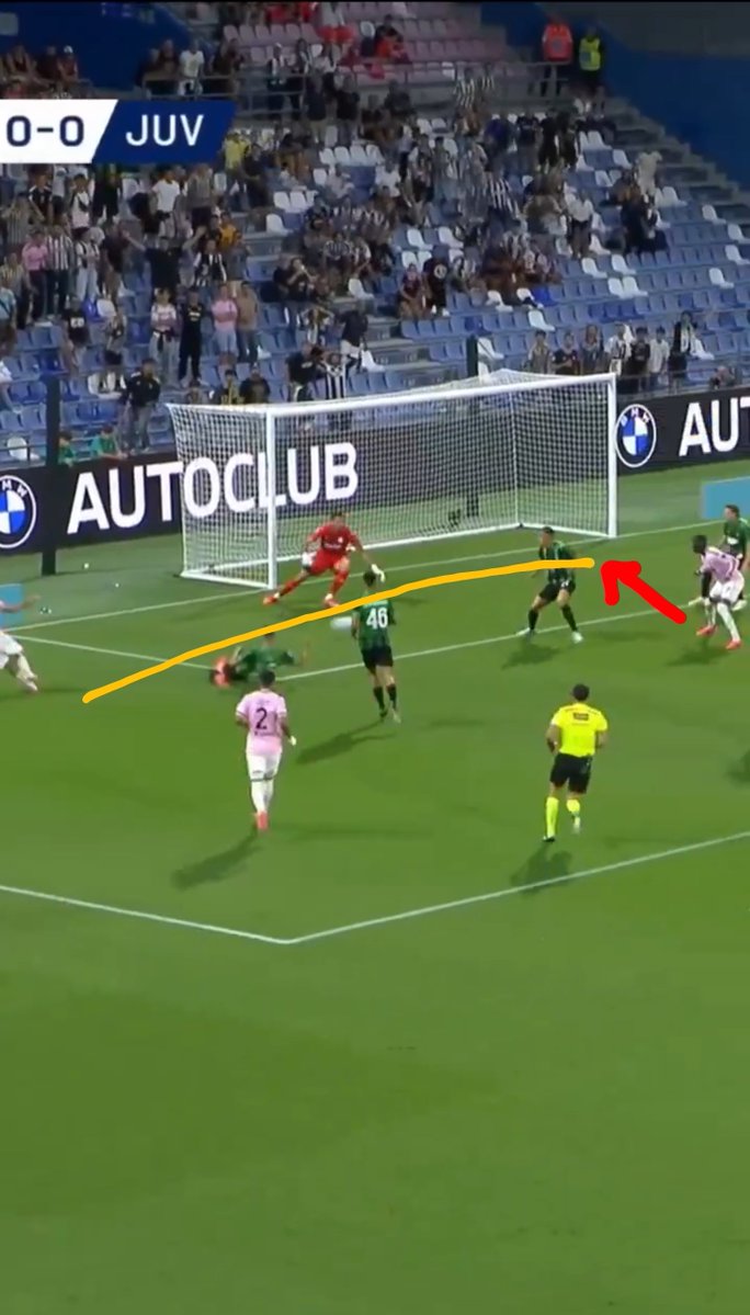 JuveReel's tweet photo. @juvenewslive Instead of positioning himself like a true striker would, he stays behind 3 defenders 'in hope' the ball would somehow find it's way to his feet.

Kerim is good though. Kid got a bright future if he continues like this. https://t.co/51qP5Bid9l