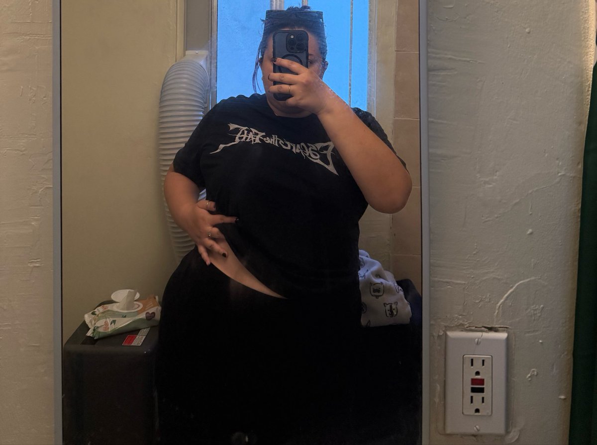 comingdownswife's tweet photo. Pics donβt do em justice :( #hips #widehips #wideass https://t.co/EFMUUgGFX8