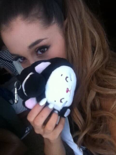 bigfeeelings's tweet photo. these pics are sooo juliecore like yesss my brand https://t.co/iyJmZOSo4n