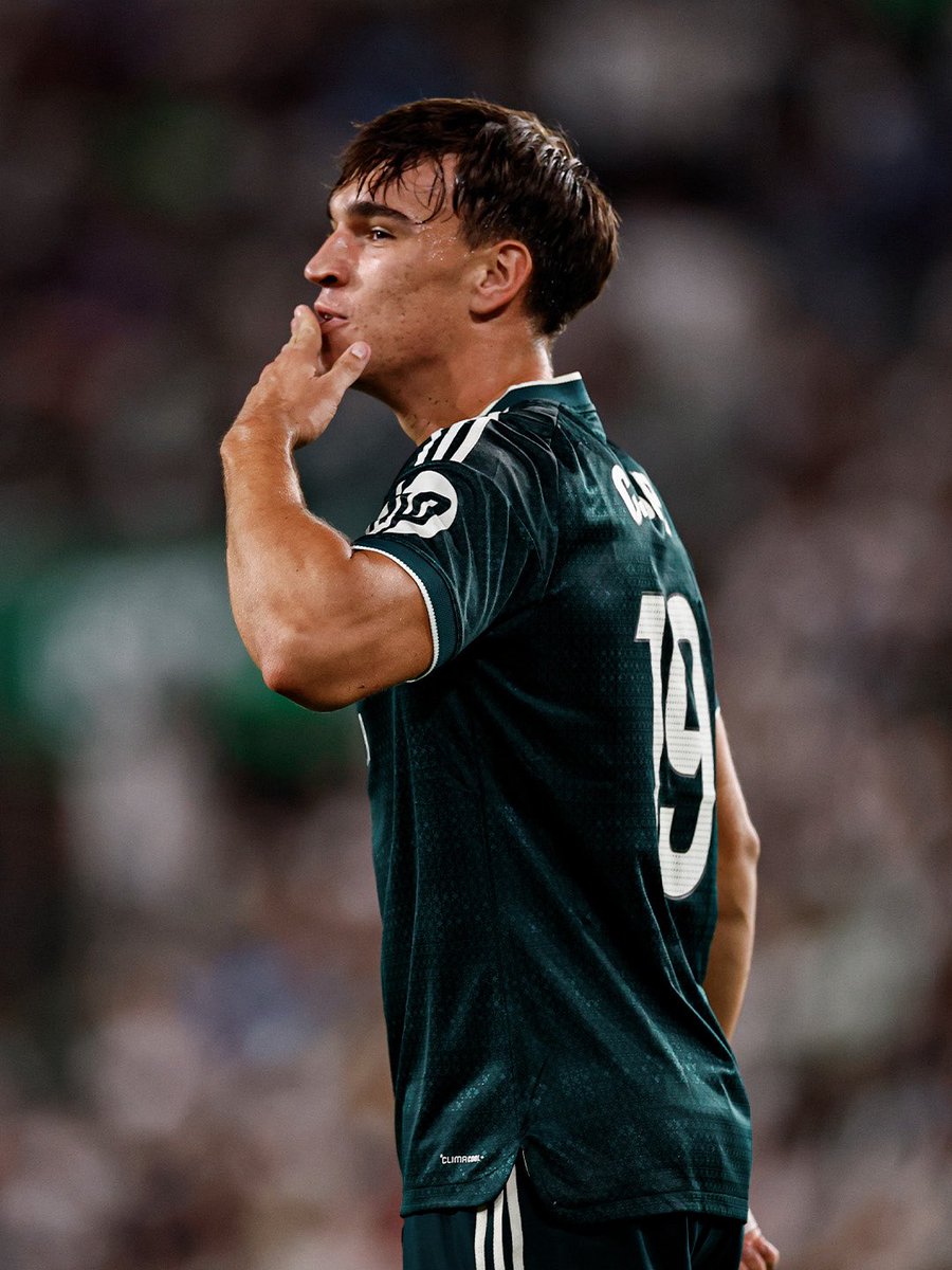 Carlos_Espii's tweet photo. The Savior 🤍 https://t.co/HsGpPhUqJV