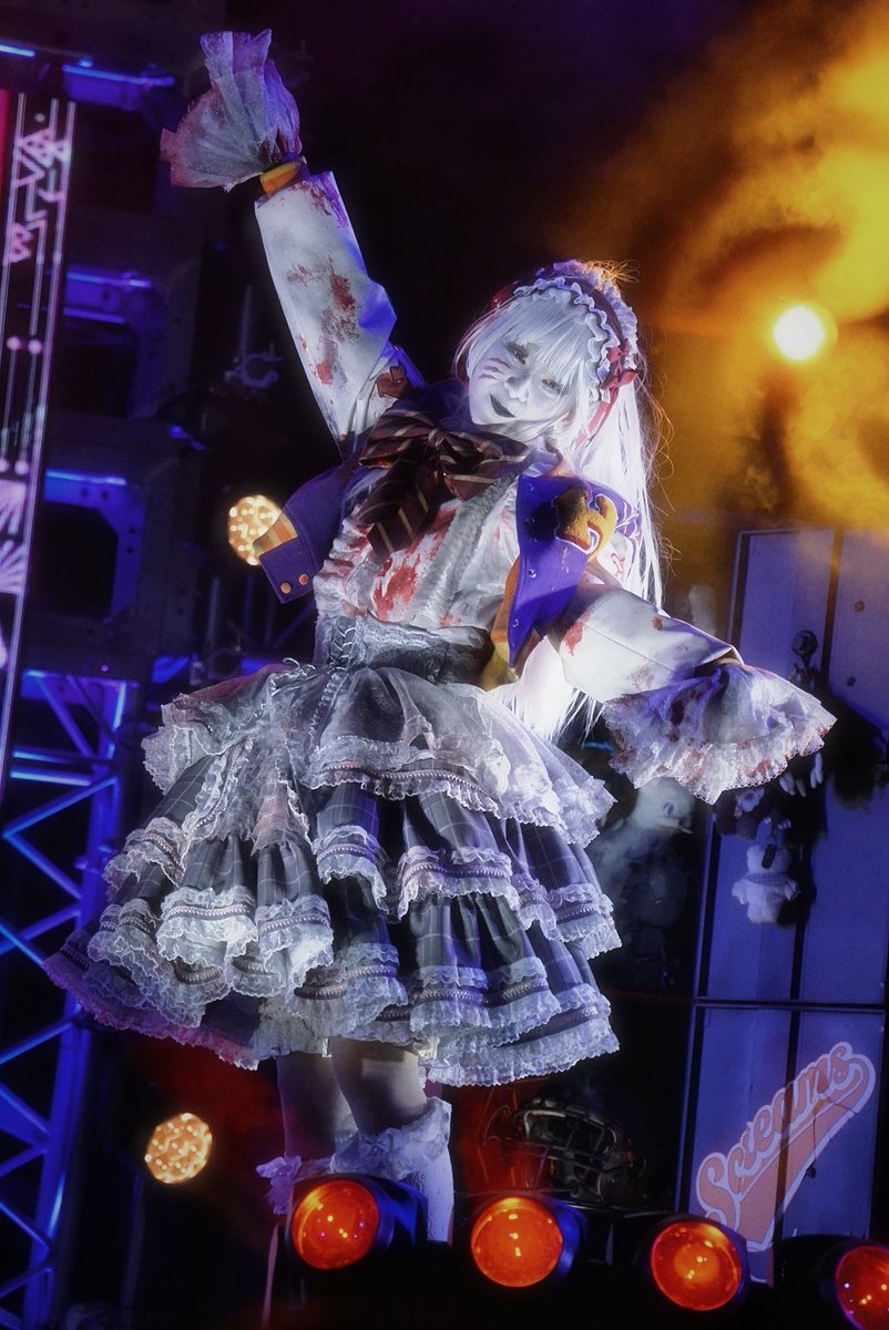 OPTC1111rrz's tweet photo. 26/9/12 ハロウィーン・ホラー・ナイト・アカデミー ～絶叫の15年～
19:20回

学園のマドンナ🤍

#USJファン 
#ホラナイ https://t.co/syblda6RUu