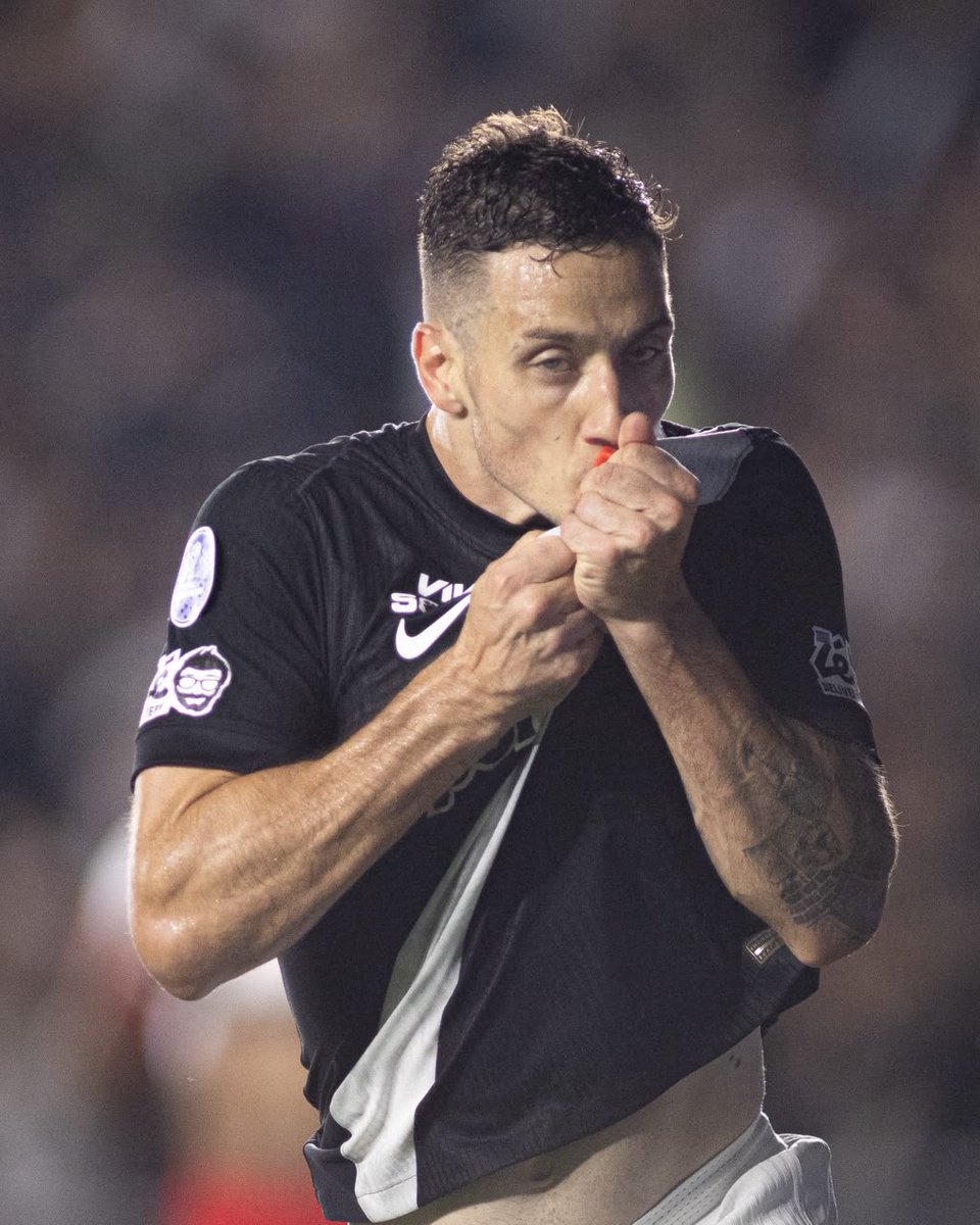 VascodaGama's tweet photo. 1️⃣9️⃣⚽💢

📸: Matheus Lima | #VascoDaGama

#VASxSFE
#Sudamericana2026 https://t.co/KCT1xyA3hV