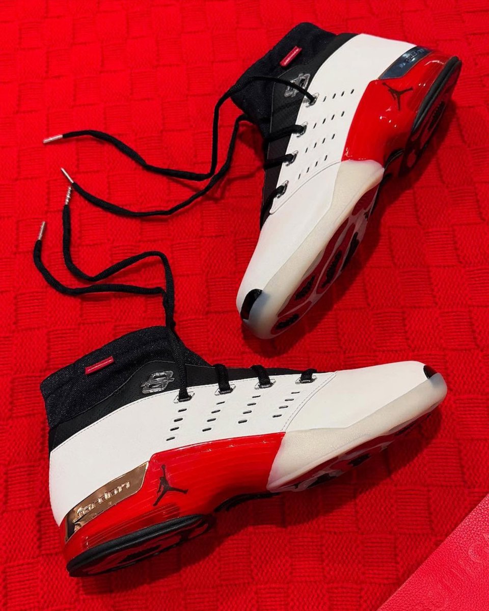 zSneakerHeadz's tweet photo. BREAKING: TWO INFINITE ARCHIVES x AIR JORDAN 17 LOWS ARE EXPECTED TO RELEASE SPRING 2027! 👀🔥 https://t.co/Cy9dGCufLz