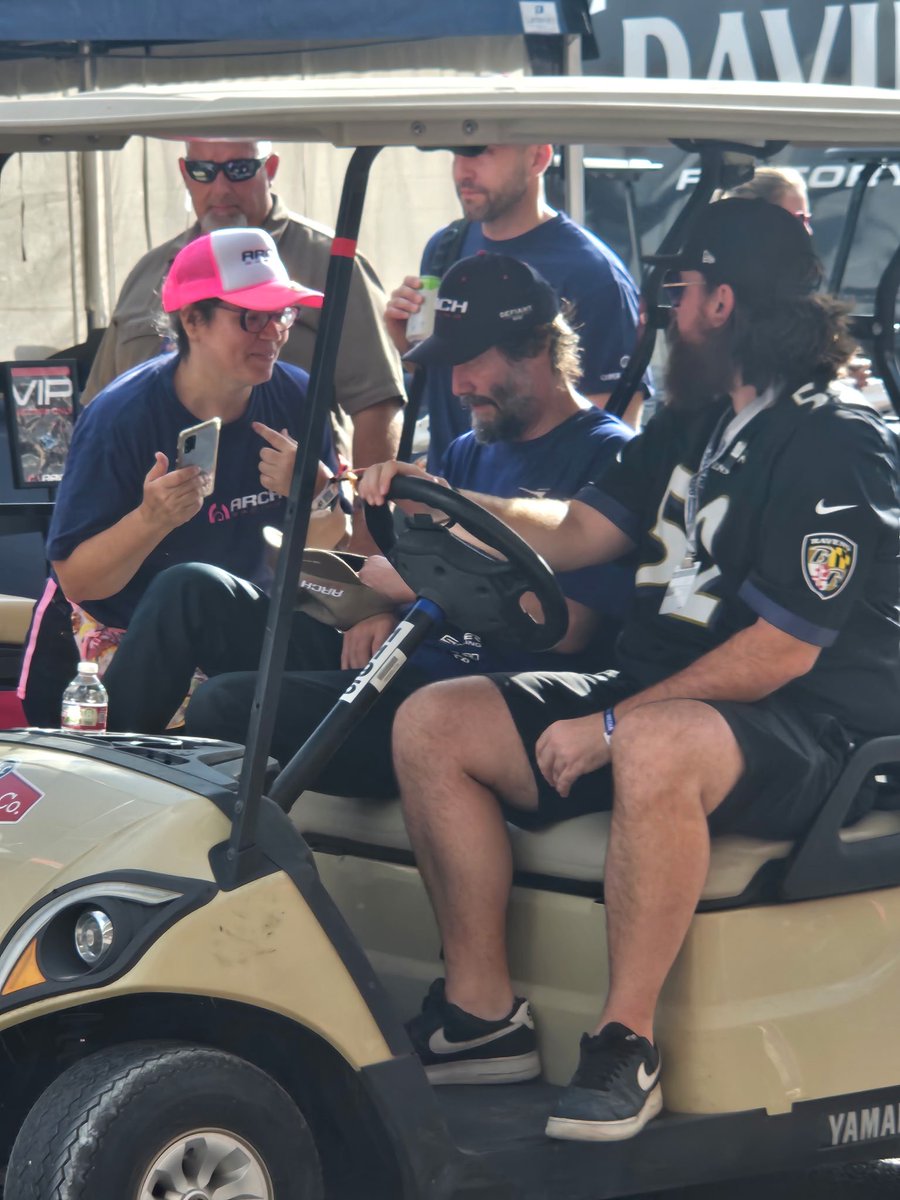 DanielaBFonseca's tweet photo. #keanureeves thank you so very much for the amazing weekend at the #motoamerica #cota I'm so grateful🙏🏻 I was privileged and honored to cheer for #Archmotorcycle racing it's a dream come true, thank you for the picture! https://t.co/JBdI3F5iRW