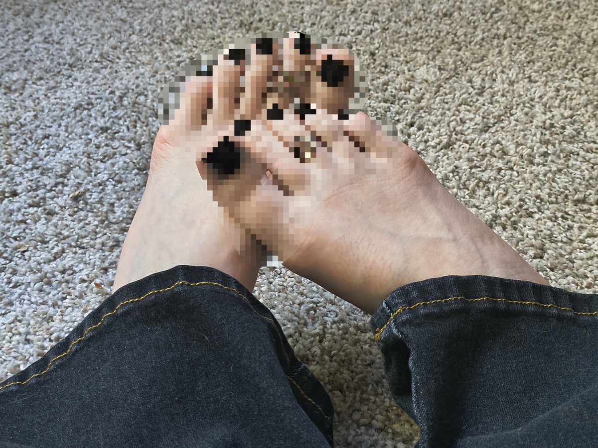 luna_soles_xo's tweet photo. Eat pixels. Then send. 

Findom • feet • footslave • drain • finsub • beta • paypig • humanwallet • humanatm • loser • simp https://t.co/bCjmyRl4Xi