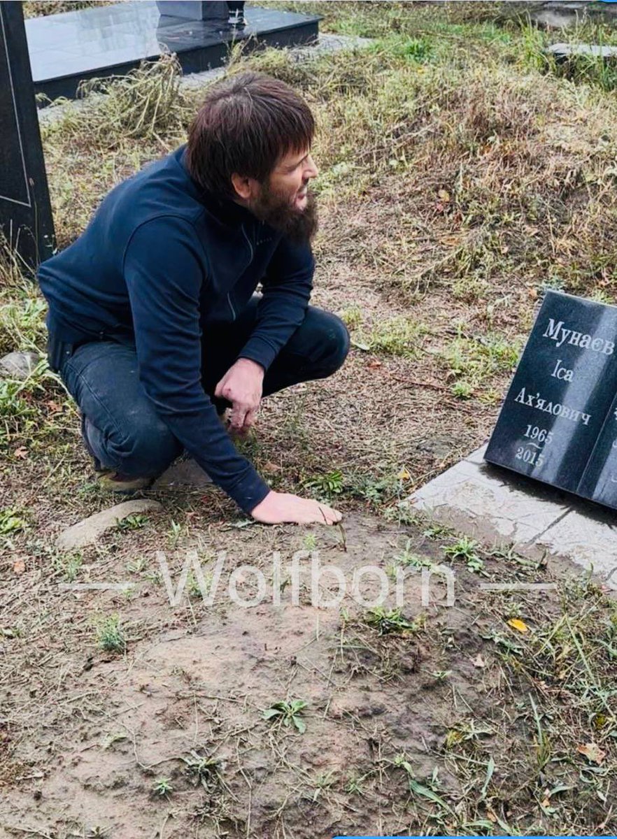 bergmann_wb's tweet photo. Два генерала Ичкерии, которые так и не встретились 

Хамзат Ажи (Абдул-Хаким) был из нового поколения солдат армии Ичкерии начала нулевых. Поэтому Иса не был с ним знаком лично. 
⬇️ https://t.co/x4AE7EyEuO