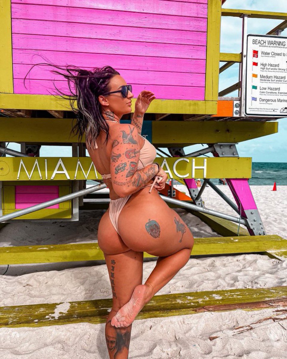 itsfelooni's tweet photo. I love Miami https://t.co/8zC6uil7se