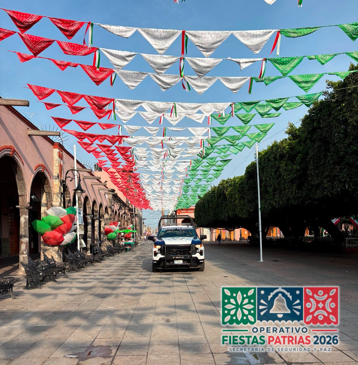 MauroGonzalezMa's tweet photo. Nuestra identidad se celebra en las plazas, en las calles y en cada familia que hoy se reúne con orgullo por México.

En esta jornada, mantenemos presencia cercana en todo Guanajuato y trabajamos junto con autoridades federales y estatales para que las celebraciones transcurran con orden y tranquilidad.

Que la alegría de estas Fiestas Patrias también sea la libertad de disfrutarlas y regresar con bien a casa.

Ante cualquier emergencia, llama al 911; para denuncia anónima, 089.