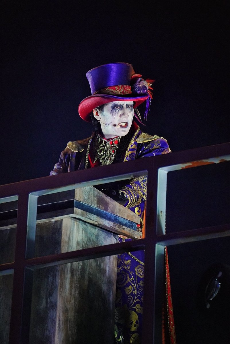 OPTC1111rrz's tweet photo. 26/9/12 ハロウィーン・ホラー・ナイト・アカデミー ～絶叫の15年～
19:20回

かっこよすぎる…！✨

#USJファン 
#ホラナイ https://t.co/quuNWQlY9z