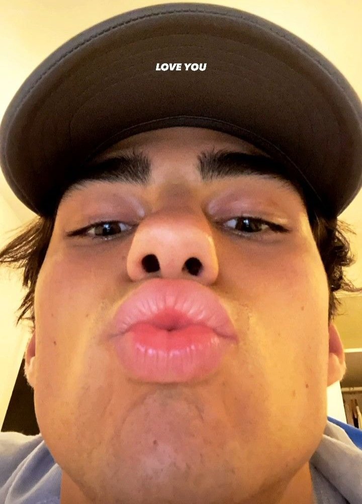 prettyboyfaces tweet picture