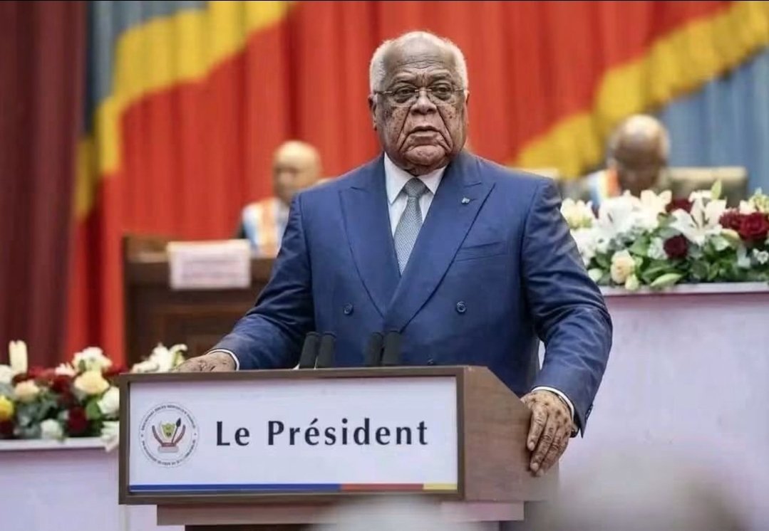 oliviermukeba's tweet photo. @ngalulajenny81 Il partira après que Kagame soit parti https://t.co/Pb9vYuWzPE
