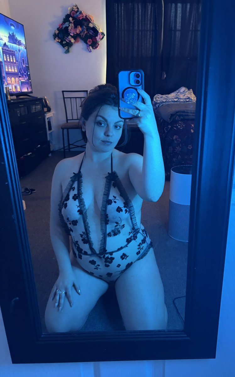 Thatcaylichick's tweet photo. @OMGsexyPromos @LimitlessLust1 @Devinefootdiva8 https://t.co/jMEj3FpJ1o