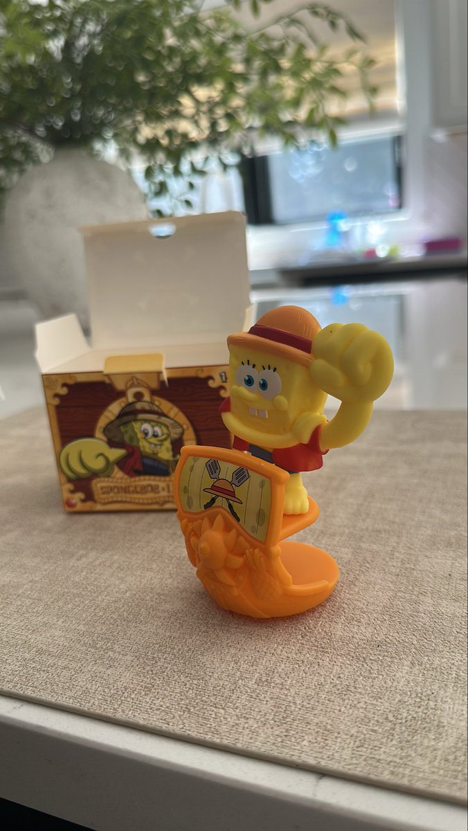 RexNYC's tweet photo. Sponge Sponge Jet Pistol #onepiece #mcdonalds https://t.co/LsHyoJ490M