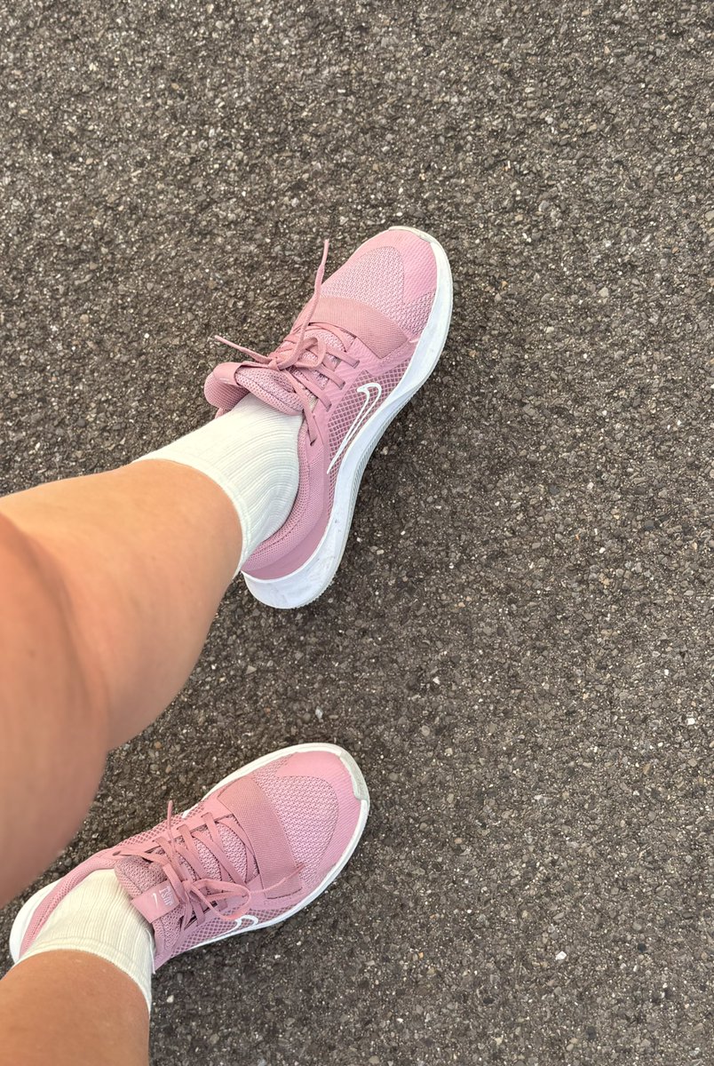 KrlowaLil's tweet photo. Wiesz gdzie twoje miejsce kundlu?!

Findom Femdom dominacja feet stopy blik bankomat https://t.co/hQrKsSDYQW