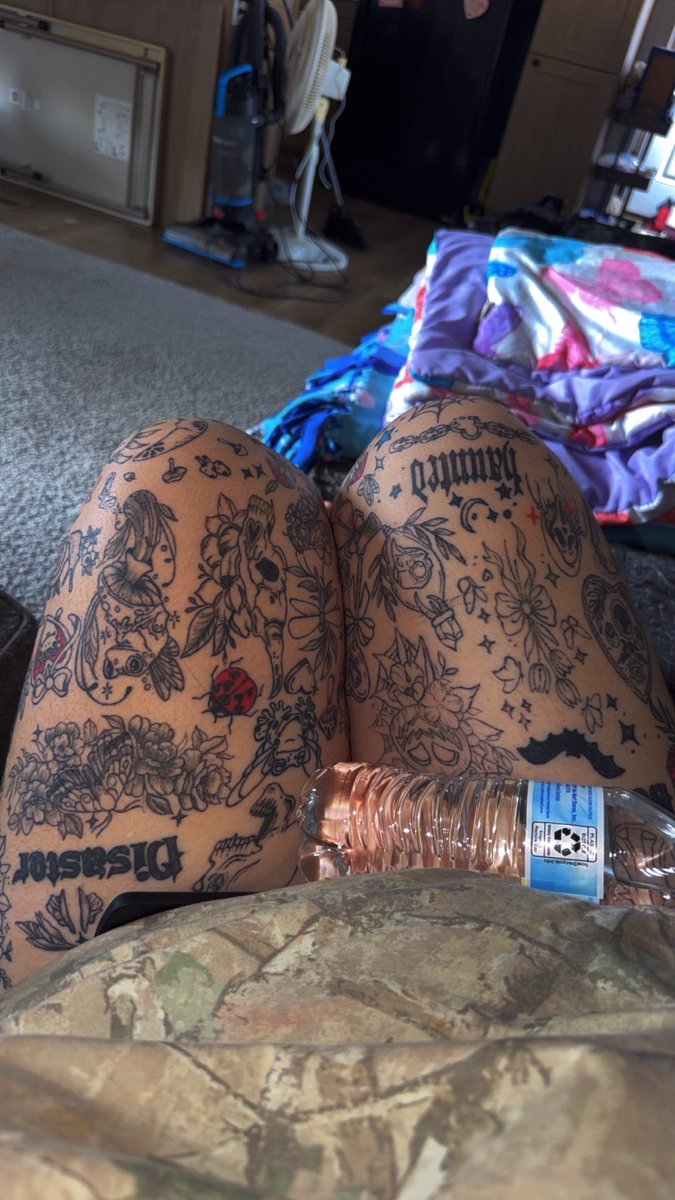 PrettyCannaMom's tweet photo. Tattoos are sexy or whatever🤪🖤 https://t.co/u9J4dtQnn8