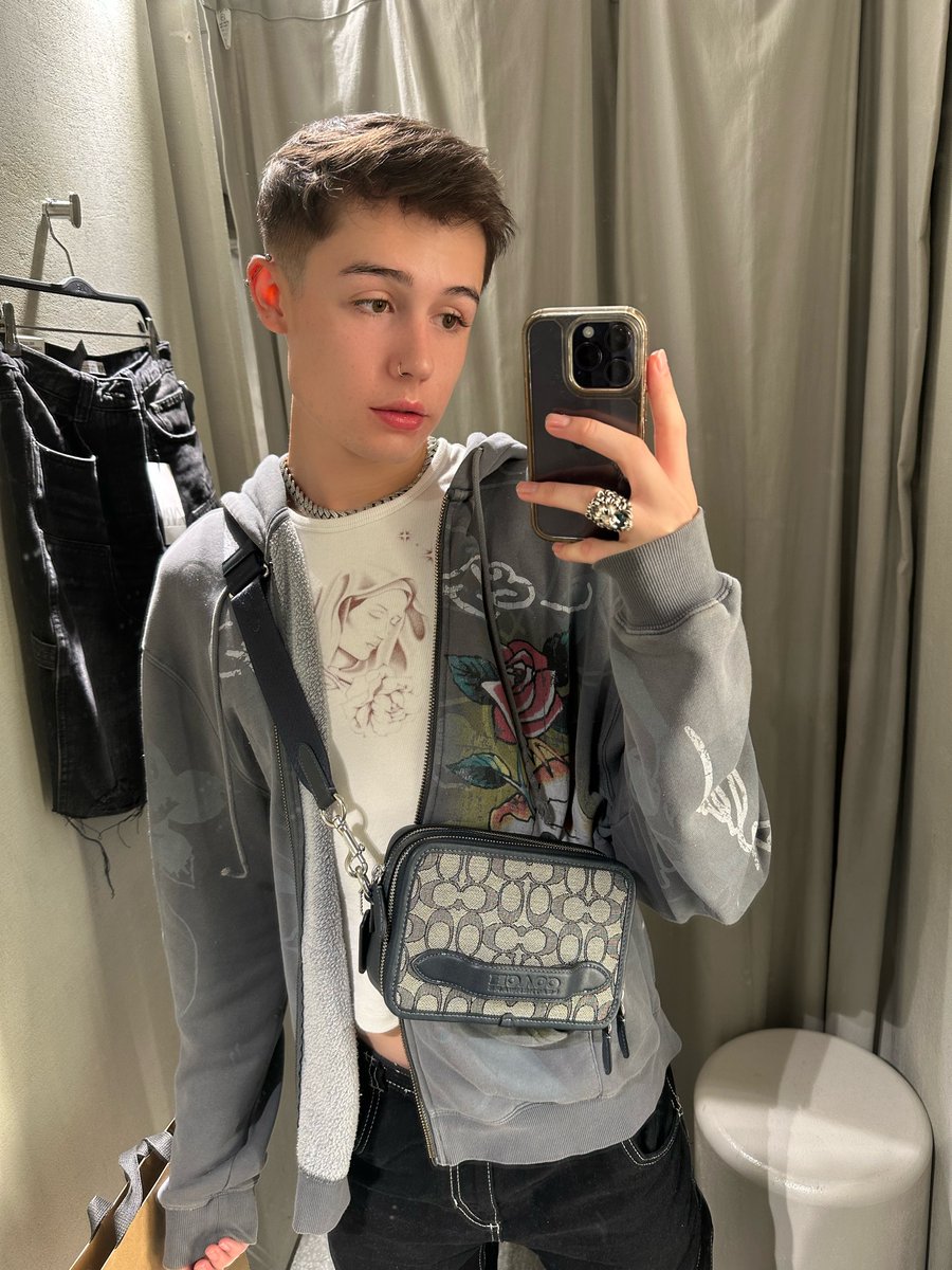 colabentley's tweet photo. trying out some clothes https://t.co/AKODKQI0XR