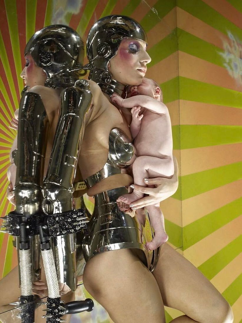 3CC0__'s tweet photo. Lady Gaga for V Magazine (2009) https://t.co/Zg1qun63qV