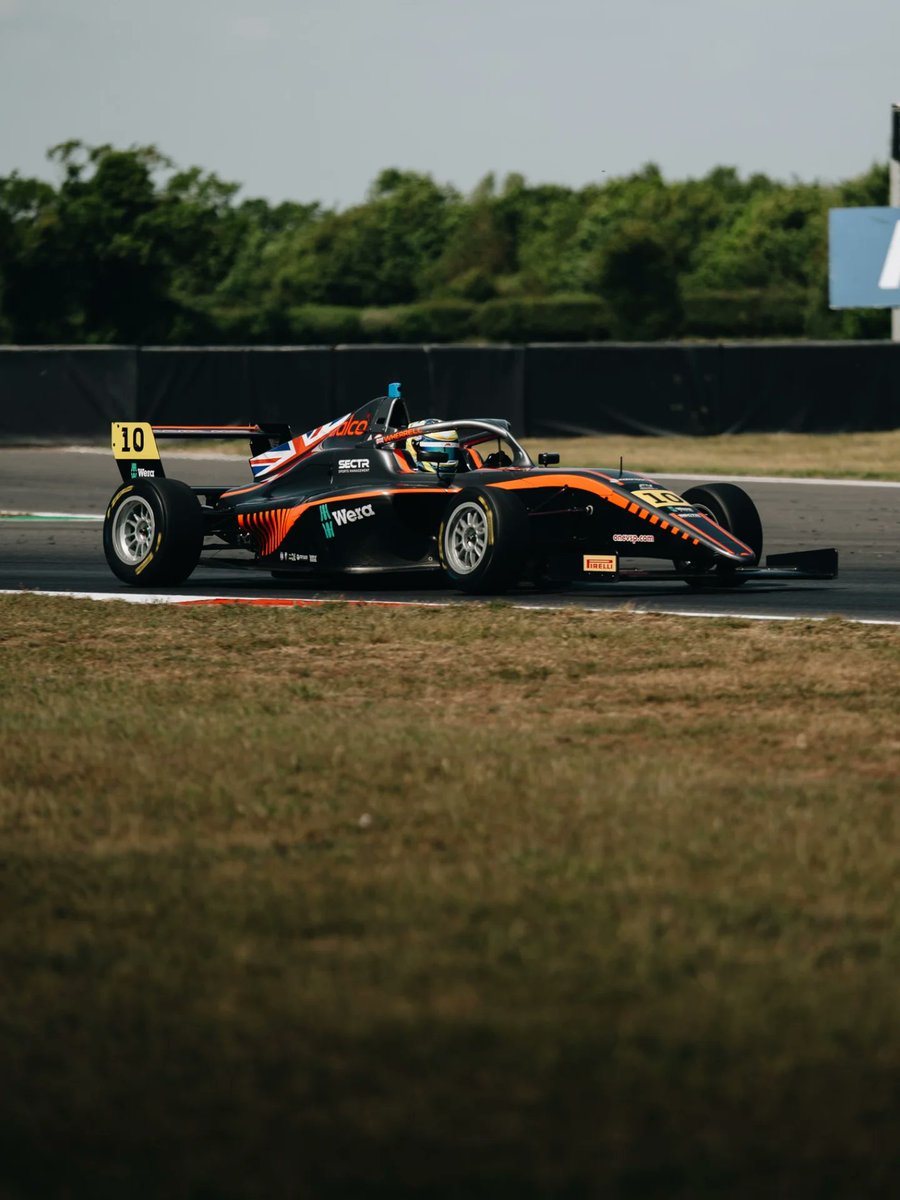 HumbertoKllm's tweet photo. Snetterton Round 3 Recap

A special weekend: fastest in practice, pole position, a Race 1 win, P3 Rookie in Race 2, and another win to finish. Leaving Snetterton P2 overall and in the Rookie standings—proud of the team, family, sponsors, and https://t.co/EHFAgZMpJR