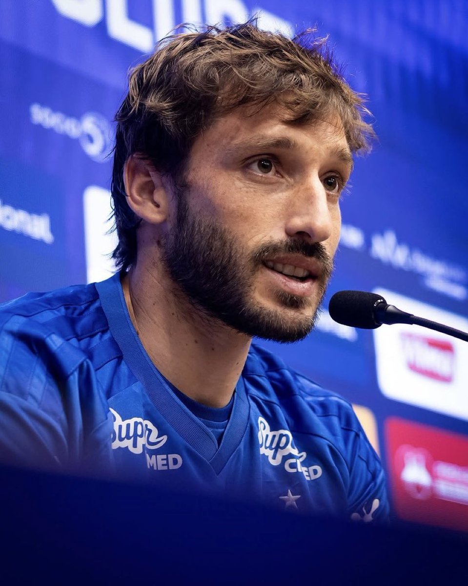 BandaRoja_'s tweet photo. 🗣️"River es un gran club, pero hay gente allí que no está a la altura. Tenía contrato con River hasta fin de año"

✍️ Matías Viña. https://t.co/Oa8GngwsaM