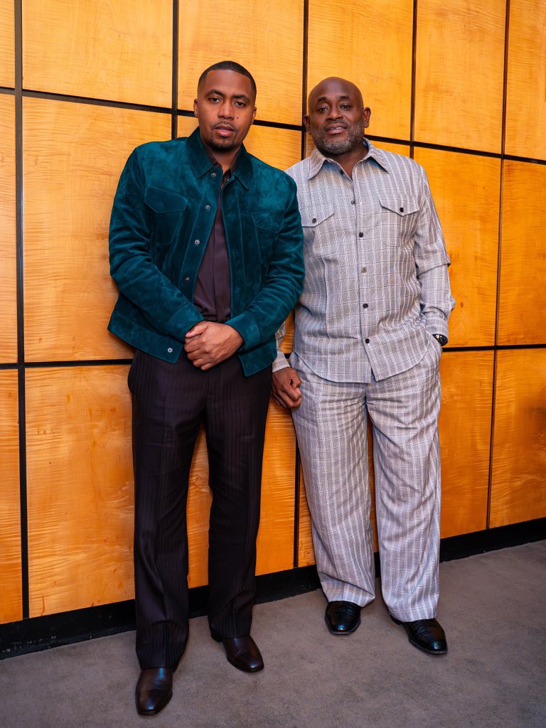 wavecheckers's tweet photo. Nas celebrating his 53rd Birthday 🥂 https://t.co/fwt0lqBIRT