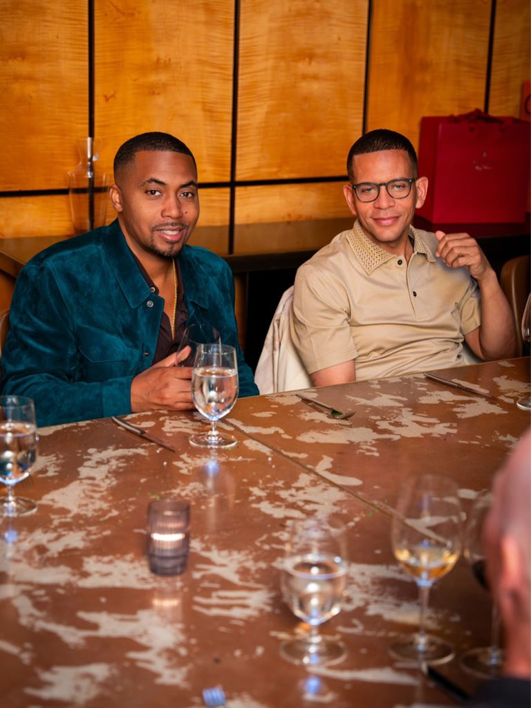 wavecheckers's tweet photo. Nas celebrating his 53rd Birthday 🥂 https://t.co/fwt0lqBIRT