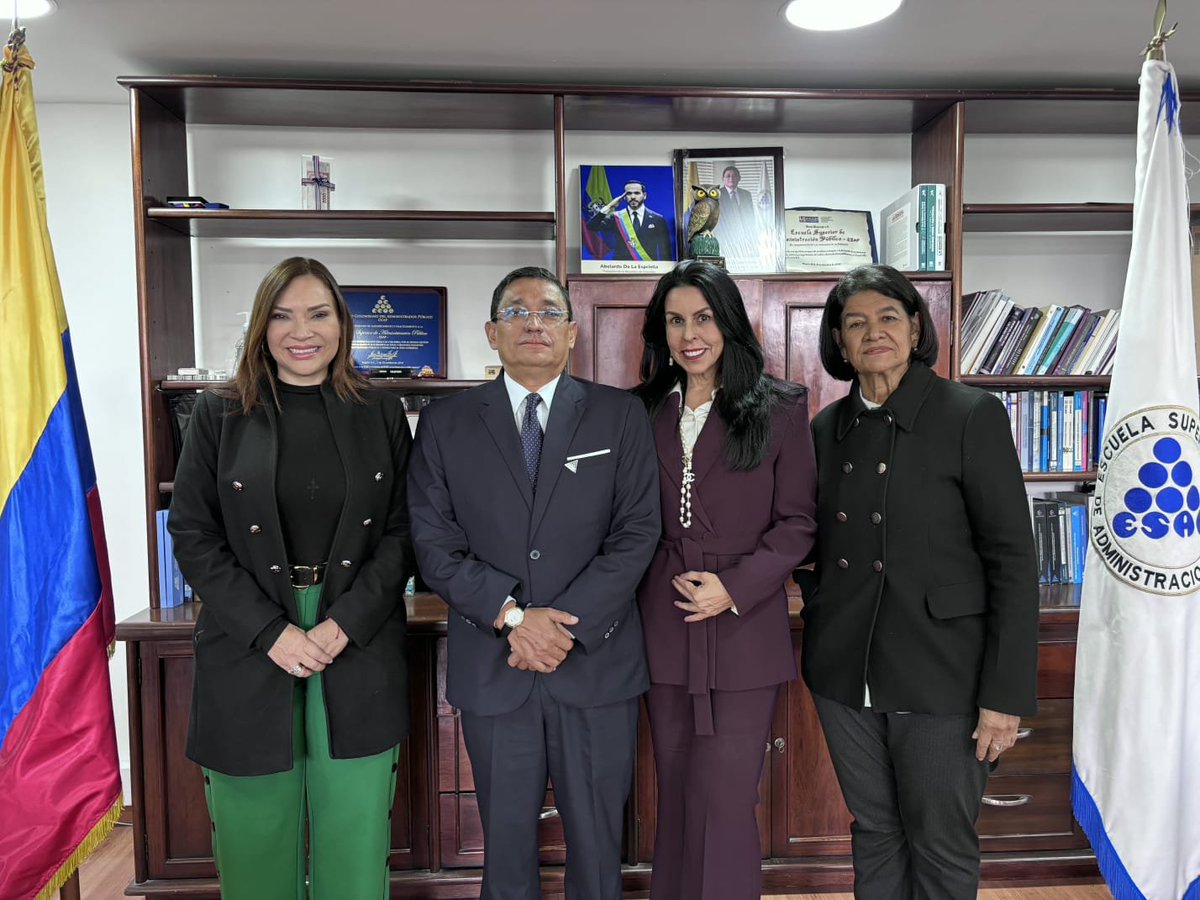 ESAPOficial's tweet photo. ¡Llega un nuevo liderazgo a la ESAP! Damos la bienvenida a Mónica Cecilia Abuchaibe Abuchaibe como nueva subdirectora nacional de Proyección Institucional. Con más de 25 años de trayectoria en los sectores público, privado y académico, impulsará la gestión estatal, la asistencia técnica y la innovación pública en los territorios.