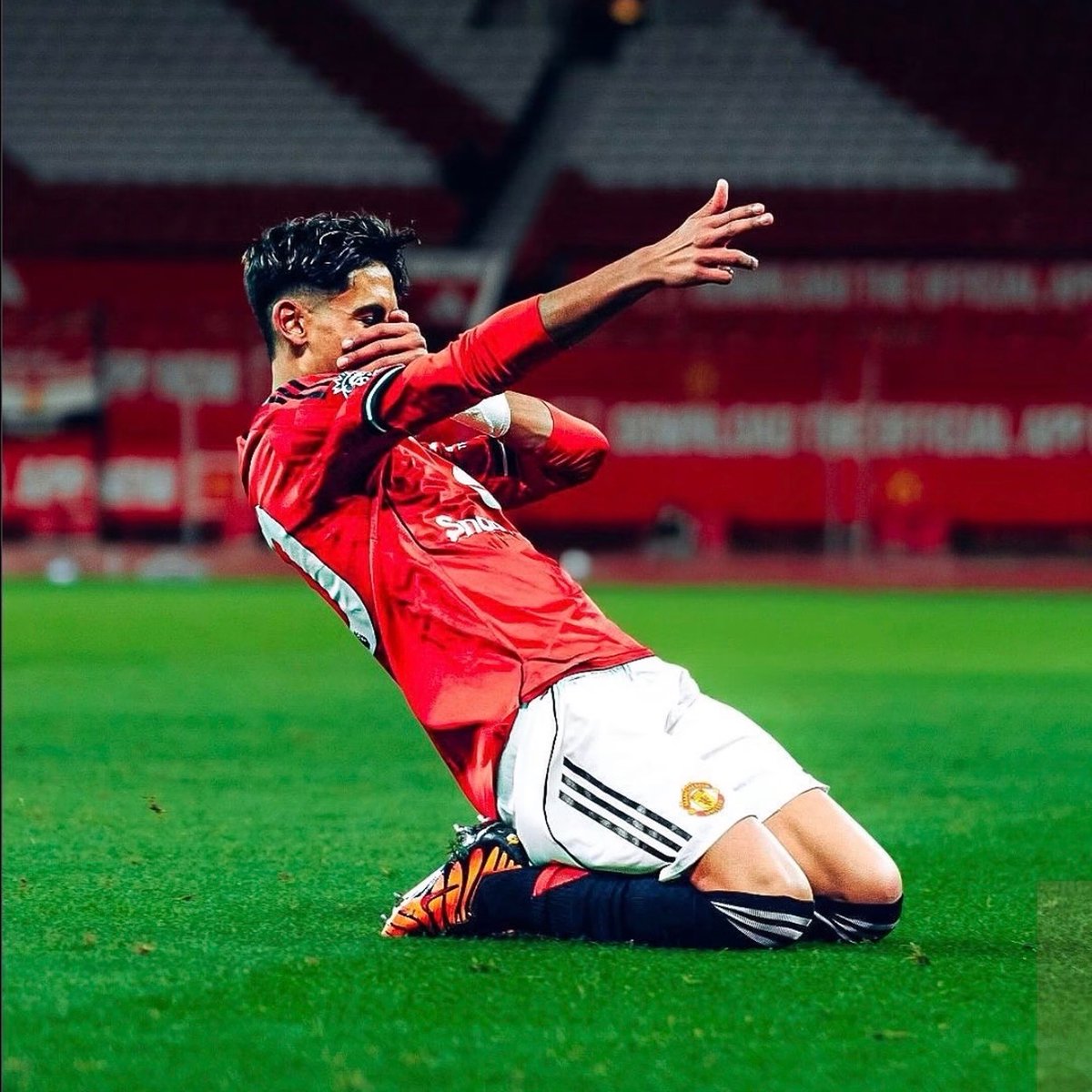 MadridXtra's tweet photo. 🚨 CONFIRMED: Real Madrid are now LEADING THE RACE to sign JJ Gabriel. @JacobsBen @alex_crook ⚪️🏴󠁧󠁢󠁥󠁮󠁧󠁿 https://t.co/RtgQFDqXC5