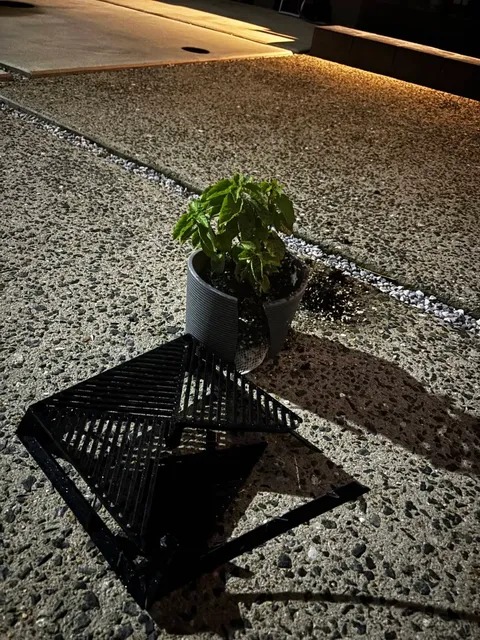 JonathanRo3o's tweet photo. I eat organic food, drink spring water, and live well on around $1,000 a month. And I feel richer. https://t.co/bQEqjZVTDL