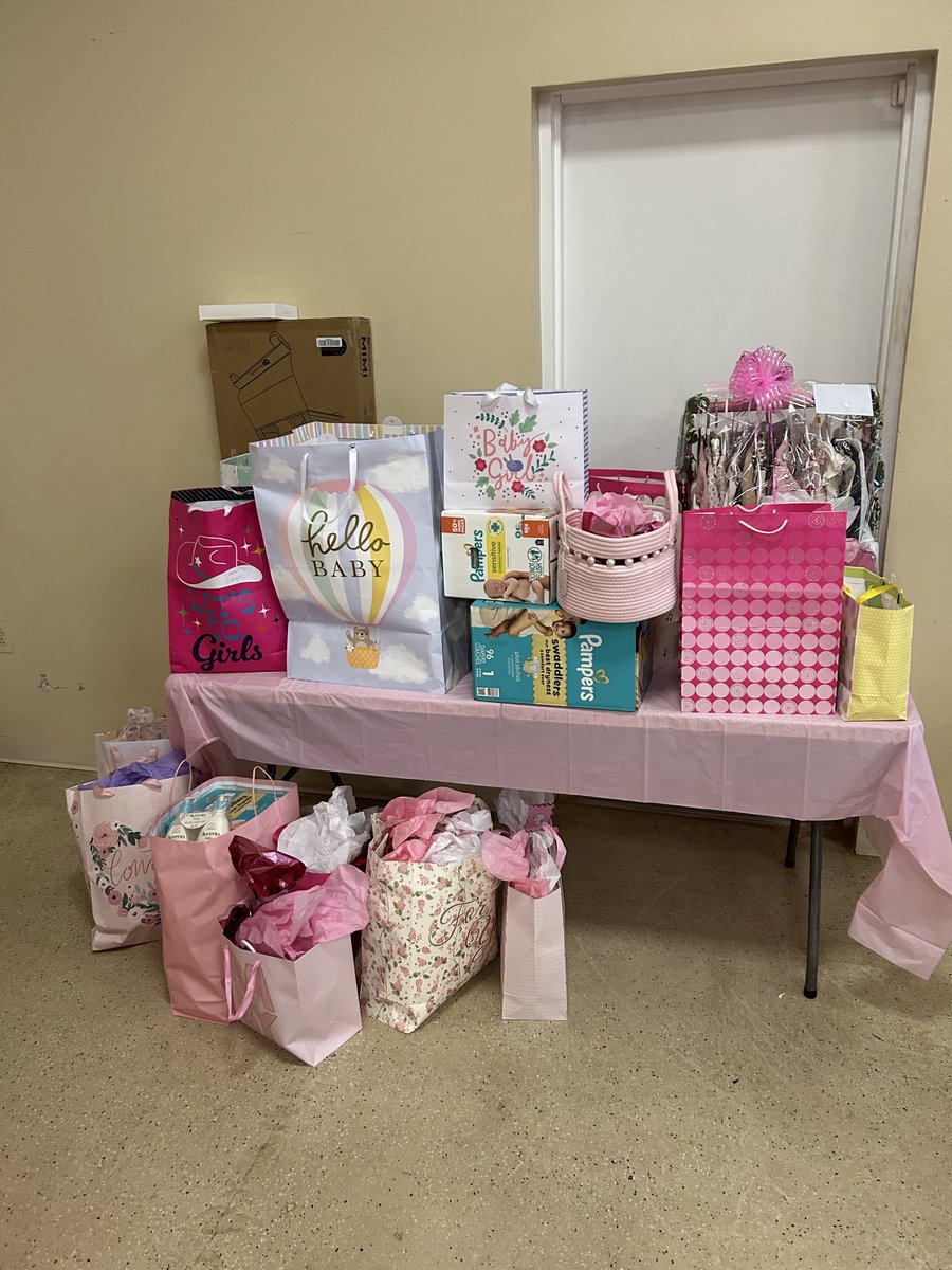 officialjahnii's tweet photo. loved everything about my baby shower ♥️ https://t.co/3V5uZqzcMq