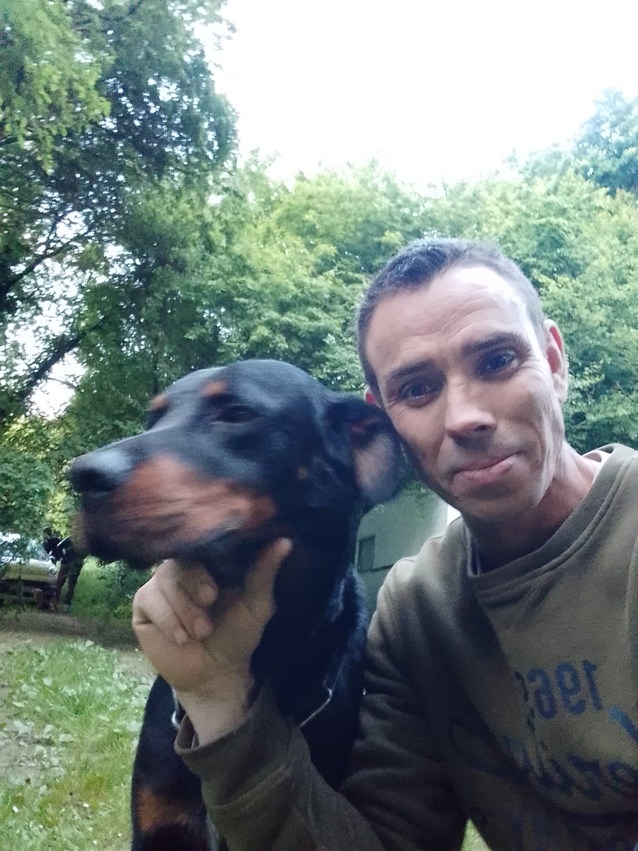 Fullpower1983's tweet photo. samsson et moi https://t.co/rRNnzWiE0n