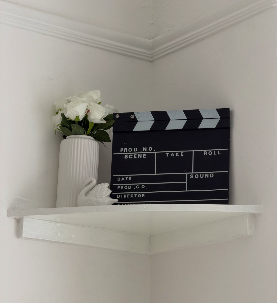 sophiatorresfvd's tweet photo. It’s the little details. Did you know you can move and use our props to make the most of your studio time? Just return everything to its original place at the end of your session. https://t.co/UgbZ1A7mca