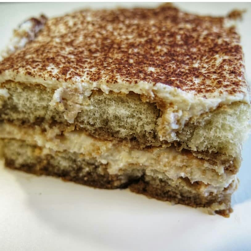 liamrobinsonp04's tweet photo. Protein Tiramisu

Ingredients 
1 kg low-fat cheese 
2 scoops vanilla whey protein 
½ teaspoon vanilla powder 
½ teaspoon stevia powder 
5 egg whites 
Biscuits 
1 cup coffee 
Low-fat cocoa 

Preparation 
Mix the cheese, whey protein, vanilla powder, https://t.co/6XstWK3kC4