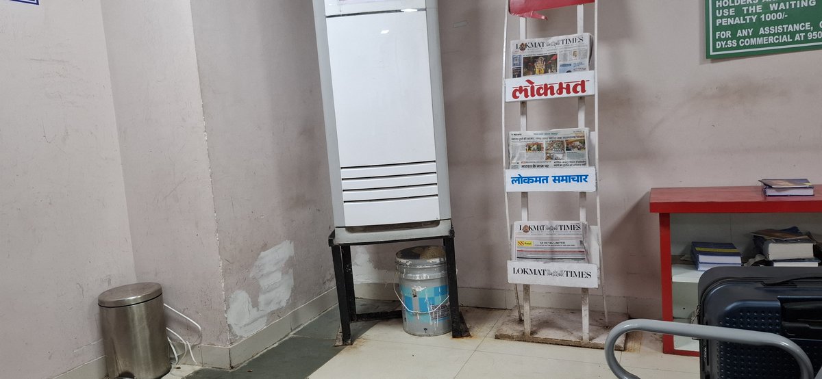 Manish_Vijay_S's tweet photo. Poor condition of the Upper Class Waiting Hall at Nagpur Railway Station — limited seating, no attached washroom, poorly maintained common washroom and just one charging point for the entire room. A major station like Nagpur deserves better passenger amenities. @RailwaySeva https://t.co/ZuivEVaW4e
