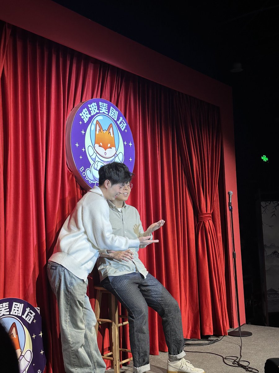 irinq829900's tweet photo. Just bombed a joke about grocery store self-checkouts at my open mic. The guy next to me just started laughing so hard he fell into the produce section. My set’s either a disaster or a future comedy classic—we’ll never know!， https://t.co/Wzo6lb7tNn
