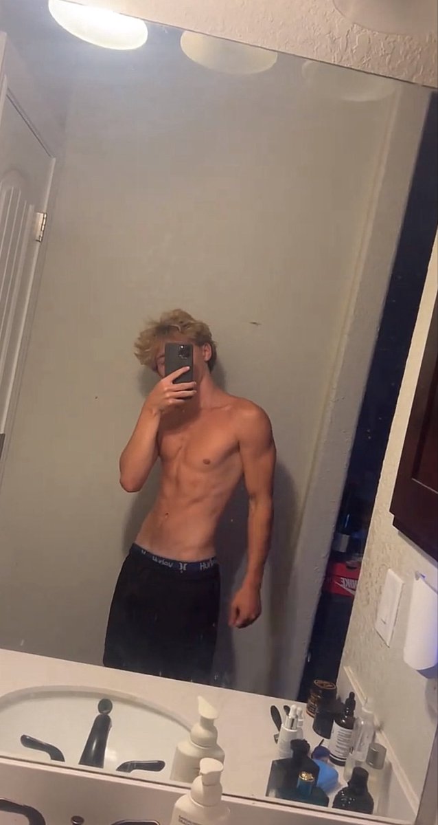Lawsonnnf's tweet photo. Goodnight X #gay #mlm https://t.co/oLoaWTkVbF