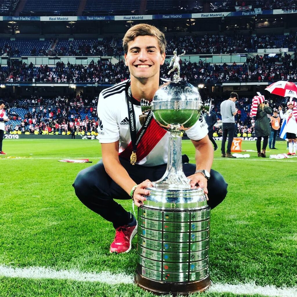guilherr07's tweet photo. @matheusbsfc “Quem é Sosa” 😂 https://t.co/RVF7K0G4zJ