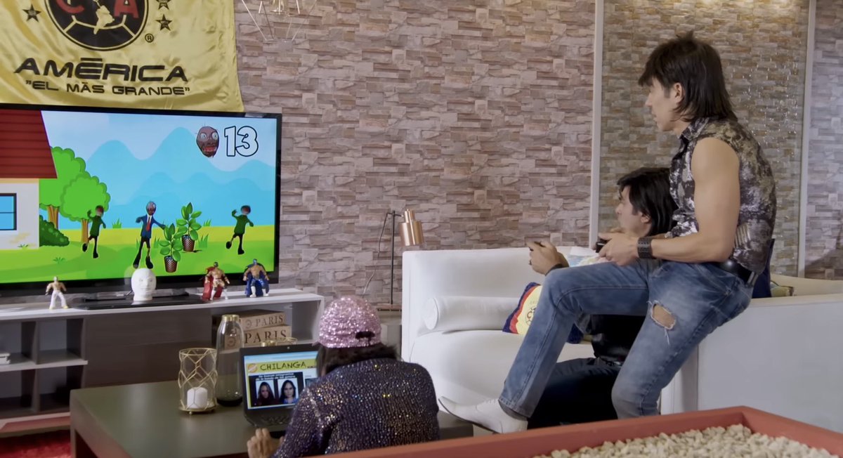 skid201xd's tweet photo. @supershigi Mexican series “Nosotros los guapos” T4 Ep:5 https://t.co/kGtyk08Bh4