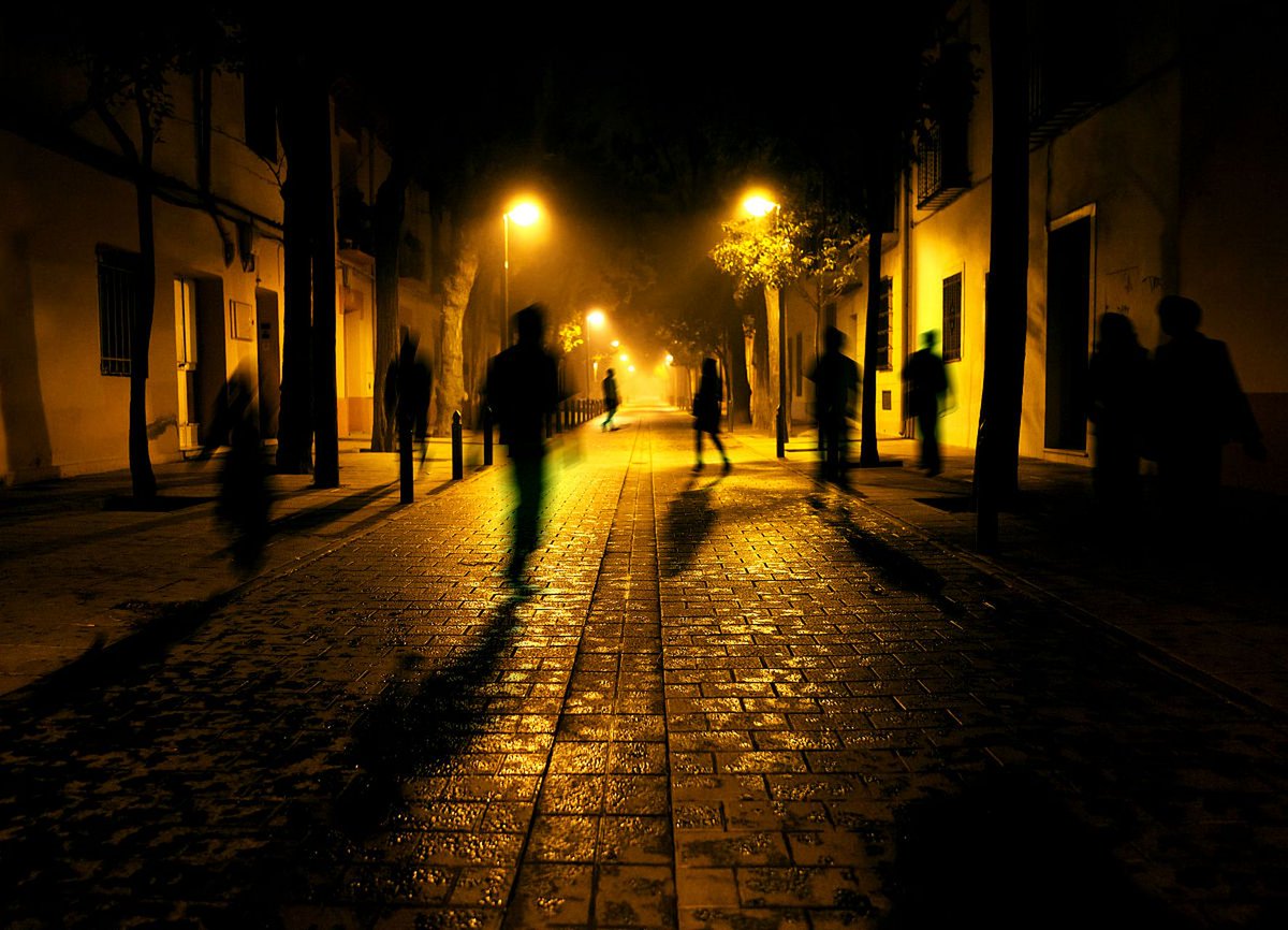 aelym411770's tweet photo. Went out for a quick walk and caught this random street corner glow—nothing beats the unplanned city vibes. https://t.co/dWf6rN4t7E