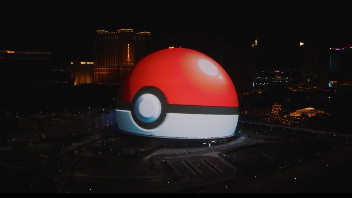 game7400's tweet photo. ラスベガスの巨大な球体映像装置にモンスターボールを映す←ロマンがあっていいね…

クソデカタマザラシを映す←よほどの過激派タマザラシオタクじゃないと思いつかないだろ https://t.co/6ZEbZbbiW3