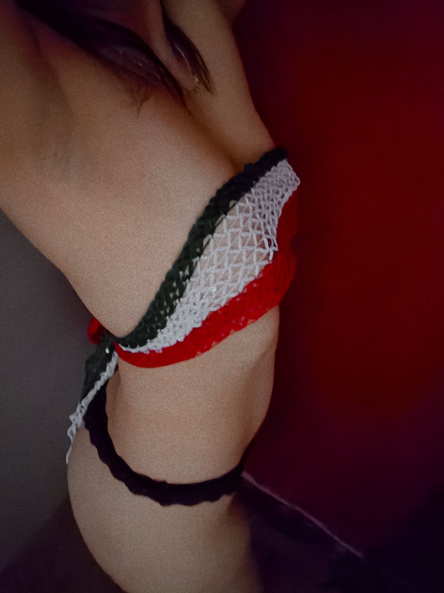 Afroditaasxxa's tweet photo. Vámonos a dar el gritoooo 🫦 
#VivaMéxico #niñatravieza #hot https://t.co/0tfQxGNq2m
