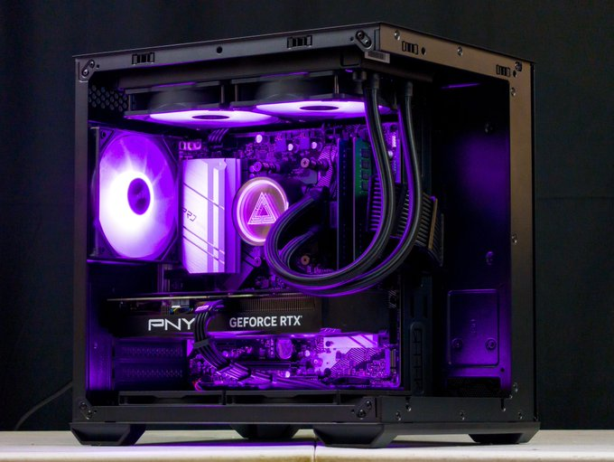 cnqthewrld's tweet photo. Doing a PC giveaway….with a twist 👀

Announcing the Team Conquer fantasy football league 🏈

Winner takes home a PC 🖥️
Second place takes $50 💰

MUST BE FOLLOWING US
Join Discord in Bio 🔗

LIKE ✅ REPOST♻️ &amp; COMMENT your favorite team 💬 to enter!!! https://t.co/3xtHH4v42d