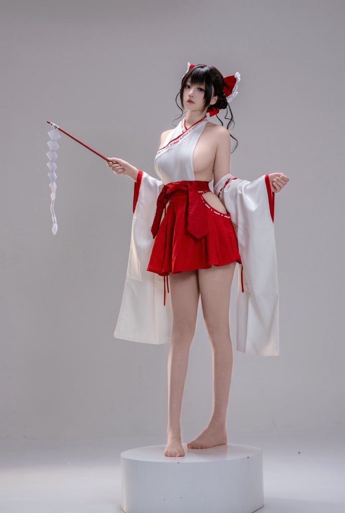 yumaozai's tweet photo. #cosplay #AzurLane #アズールレーン
#NIKKEバレンタイン #fgo 
赶一下末班车
最受欢迎的四套 https://t.co/DgDlwMAcDd