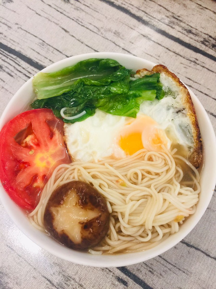 velvq583184's tweet photo. Quick and cozy weekday dinner: homemade tomato egg noodles, warm and totally hits the spot after a long day! https://t.co/6Ox5k4G5rK
