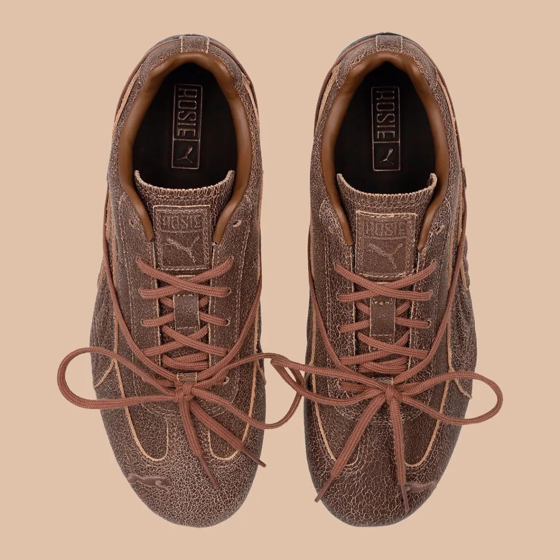 yk2aii's tweet photo. PUMA x  ROSÉ drops 10/8! https://t.co/P1VXwsqAix