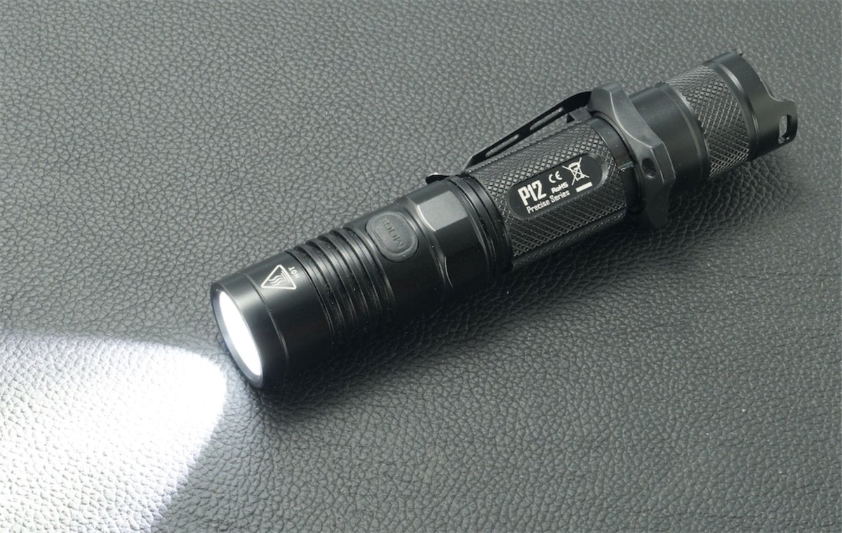 dsiclub3's tweet photo. CREE社最新XM-L2 T6 LEDを使用し最大950ルーメン、ストロボなど #多機能LEDライト。超高輝度ライトは持っていると熱くなりすぎる！800〜1000ルーメンが扱いやすく明るさも十分！価格￥8900 （税込）◎#ナイトコア（NITECORE）P12･950ルーメン #タクティカルLEDライト　https://t.co/8pt1DadqJt https://t.co/1g1iaiO4ql