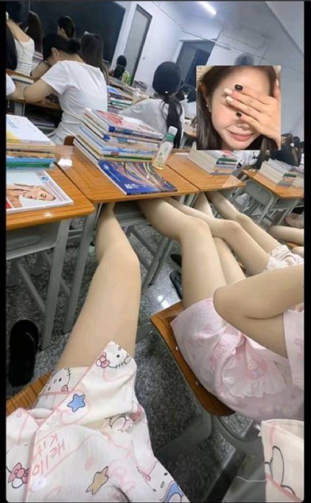 bnglscerqogasy's tweet photo. 今天继续来啊！！ 

有谁要来锐评我18岁女大的福啊？

心情不好来X发泄了，无🚪来就给🥺 https://t.co/xaJHMioIng