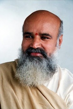 skt_Bharatwasi's tweet photo. Who is the Guru of Sadhguru Jaggi Vasudev?

Why does he never acknowledge his guru Rishi Prabhakar who is founder of Rishi Samskruti Vidya Kendra (RSVK) under whom Sadhguru got trained in 1980's? https://t.co/ECnU3JbwDz