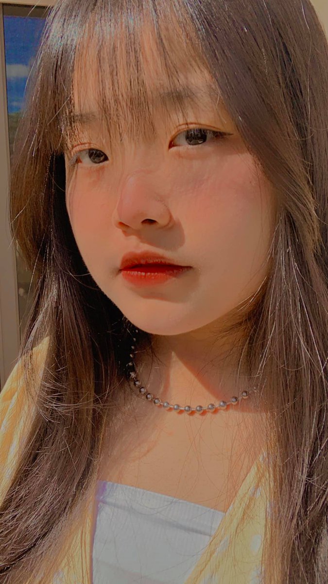 RenataJeanghmt's tweet photo. なんとなく漂っているこの感覚、正体不明のまま眺めてるの。わざと無関心を装うのも、案外むずかしいよね。 https://t.co/EDJt5hzK0p