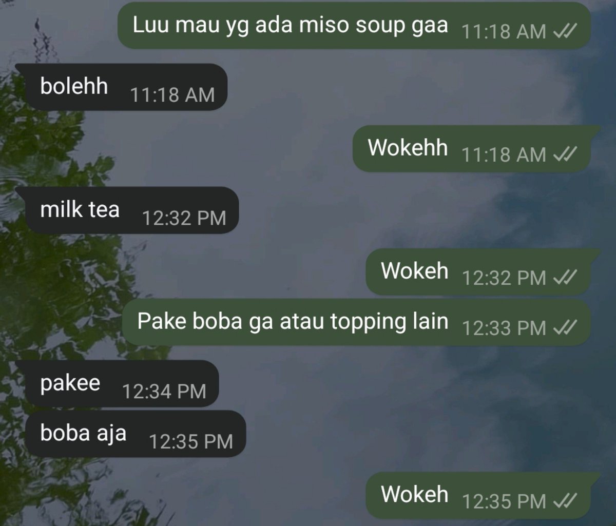 lazuulight's tweet photo. Mau ikutan trend yang older siblings itu tapi isi chat aku sama adek isinya aku jajanin dia makanan semua,,, https://t.co/JbA9U4bjd5