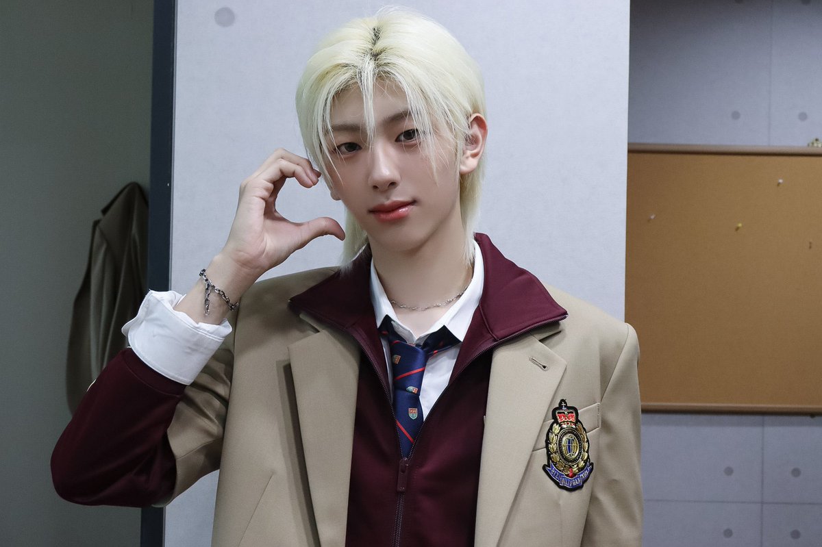 ehvlnnds's tweet photo. 껀메고마 https://t.co/LPVEtW2Fsa